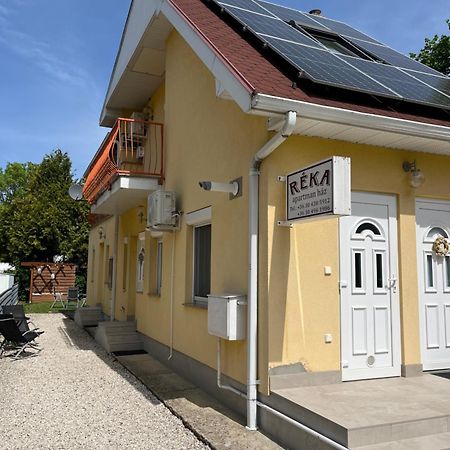 Réka Apartmanház Bük Exterior foto